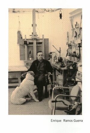 Enrique Ramos en el estudio de Valencina